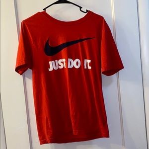 💓SALE💓Red men’s Nike shirt!